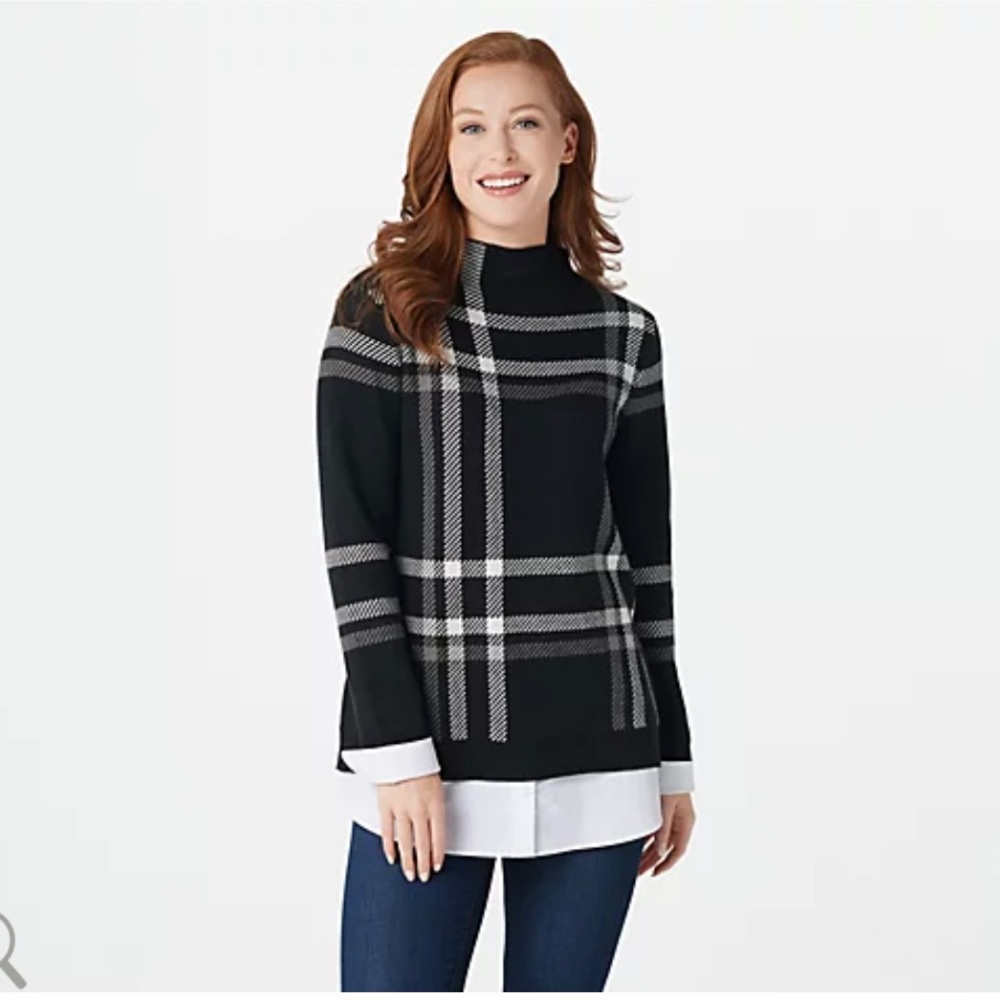 NWOT- Isaac Mizrahi black/cream plaid sweater. Size M.